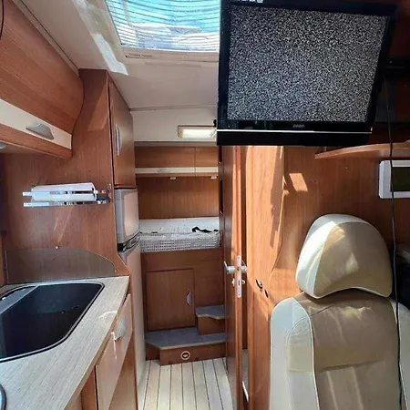 مكان تخييم Camper Rent Motorhome Albanian